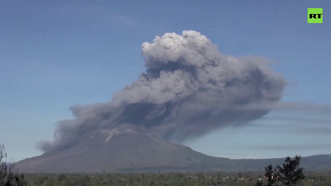 Indonesia s Sinabung  volcano unleashes burst of hot ash 