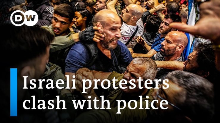 Thousands of Israeli protesters demand Netanyahu step down | DW News