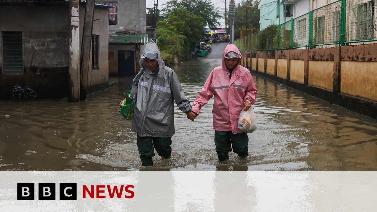 Super Typhoon Fung-wong makes landfall in Philippines | BBC News ...