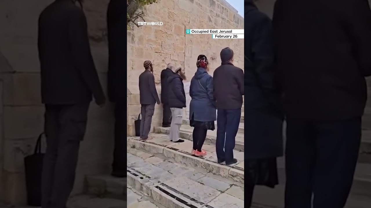 Illegal Israeli settlers perform Talmudic rituals in Al-Aqsa compound ...